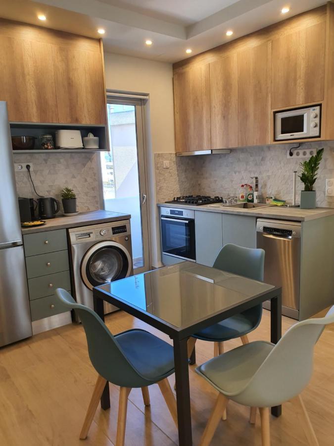 Tony'S Suite With Parking Афіни Екстер'єр фото